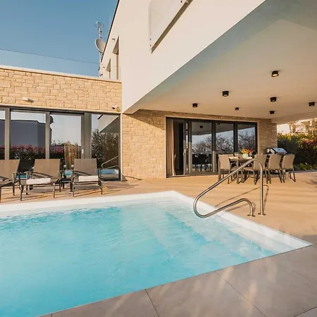 Roko By Awaytocroatia Kaštelir