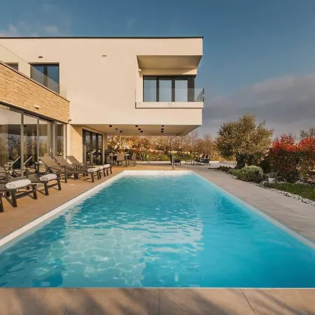 Roko By Awaytocroatia