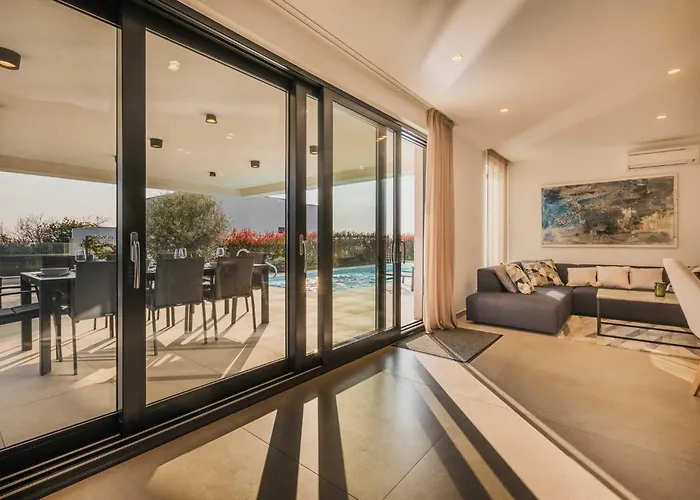 Roko By Awaytocroatia * Kaštelir